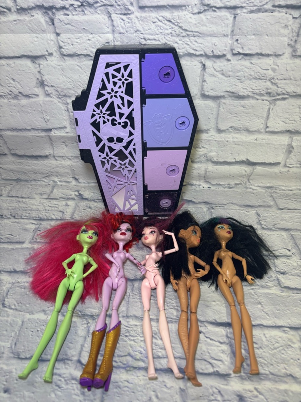 Mattel Monster High Dolls Lot Of 5 Dolls Purple Coffin Creepateria Draculaura